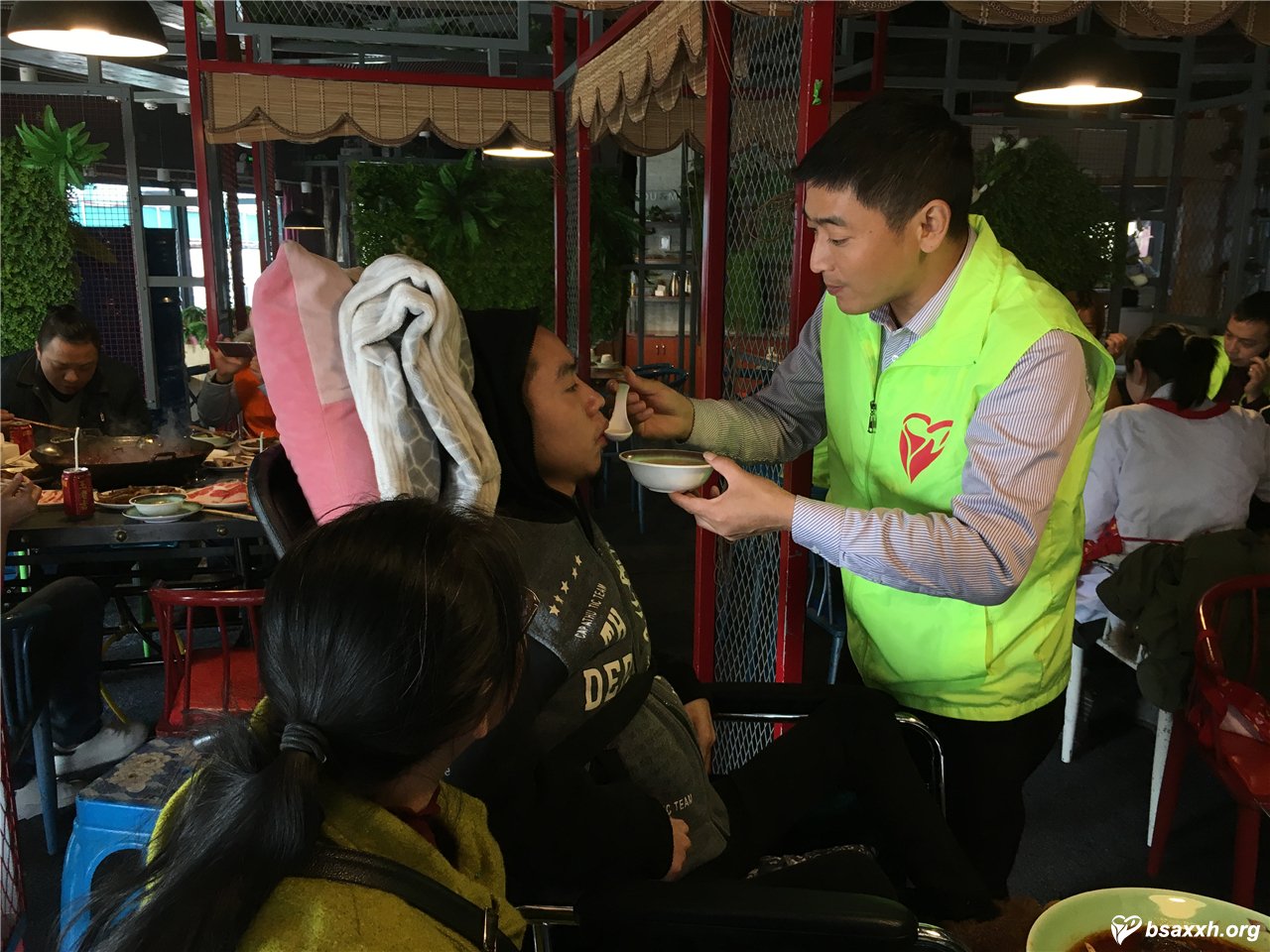 ������¡���ɽ�еĵȴ���Բ��֮��