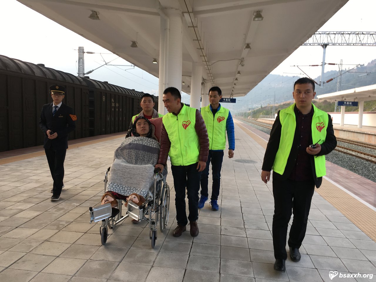 ������¡���ɽ�еĵȴ���Բ��֮��